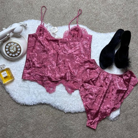 New with original tag! Absolutely gorgeous Vintage GOLD LABEL Victoria’s Secret! - Picture 4 of 7